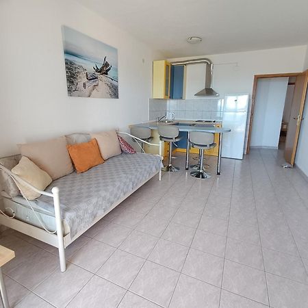 Apartment Lo - With Swimming Pool สปลิท ภายนอก รูปภาพ