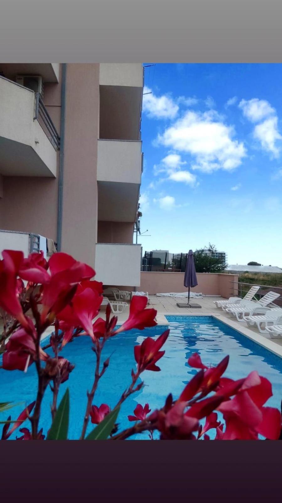 Apartment Lo - With Swimming Pool สปลิท ภายนอก รูปภาพ