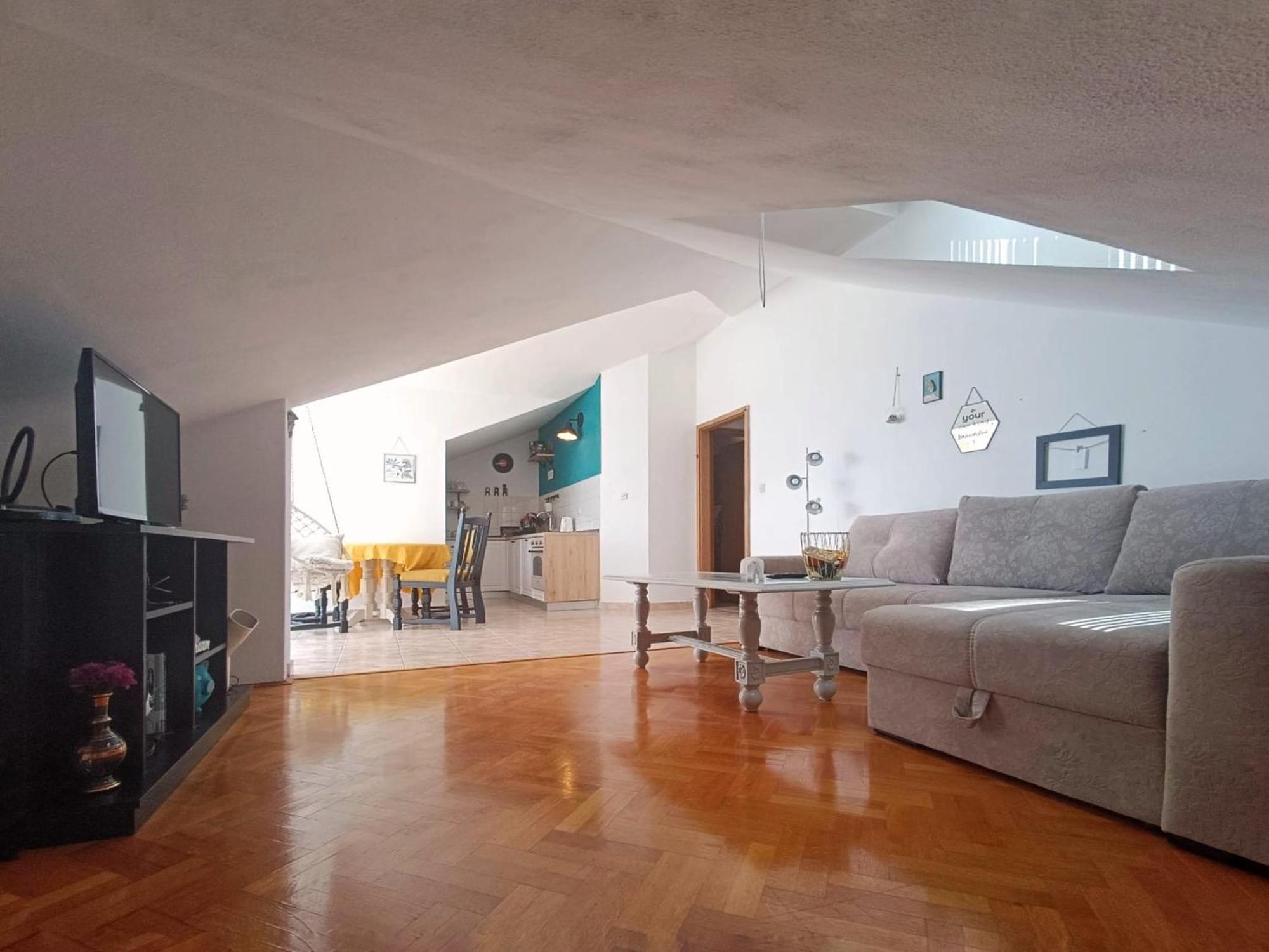 Apartment Lo - With Swimming Pool สปลิท ภายนอก รูปภาพ