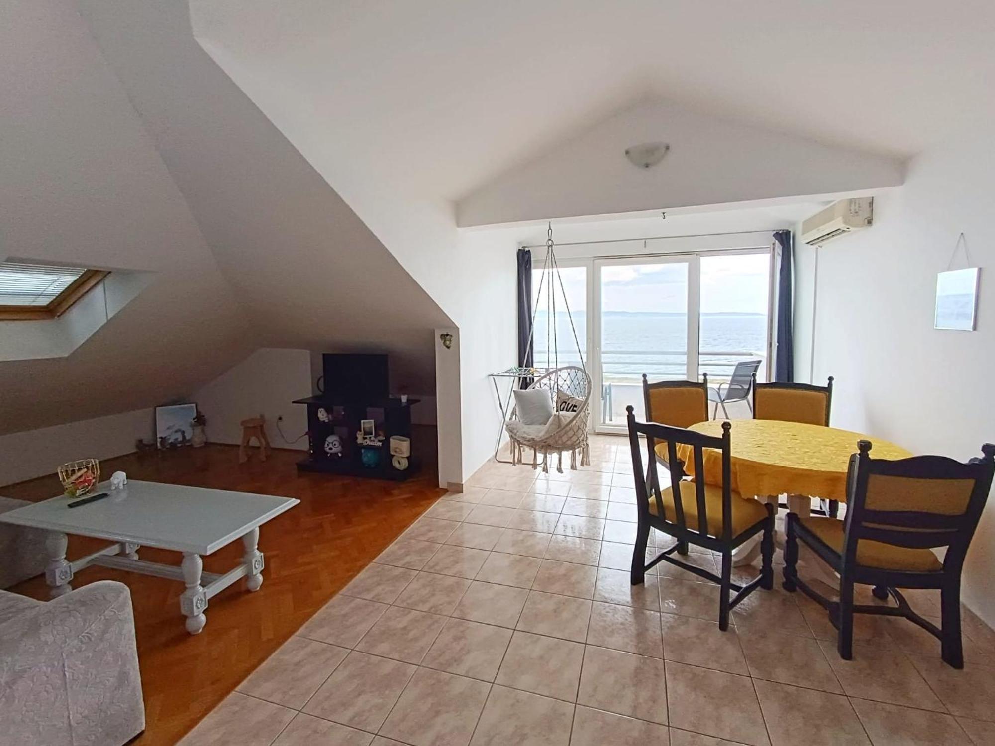 Apartment Lo - With Swimming Pool สปลิท ภายนอก รูปภาพ